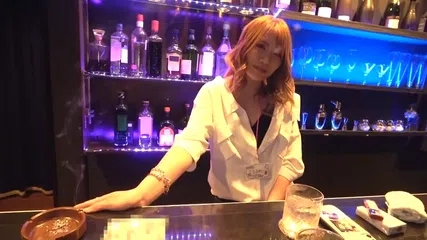 小便飲ませ剛毛痴女ギャル！強欲クンニで毛深いおま○こフレーバーを舐めさせ続け… 飲酒SEXで溺れるほど飲尿させまくる変態ガールズバー店員 寺田ここの