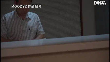 「すまん！無防備な姪っ子の喰いこみパンチラに我慢できなかった！」 暴走オヤジに媚薬を盛られてパンツびしょ濡れ中年の熱烈キメセクにドハマり失禁アクメ 倉本すみれ